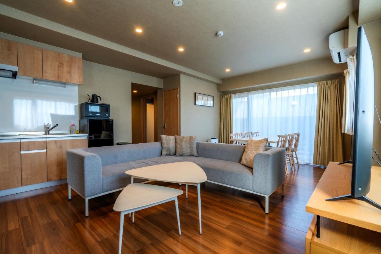 ランドーホテル京都スイーツ エクステリア 写真 A living room in a serviced apartment in Tokyo, Japan